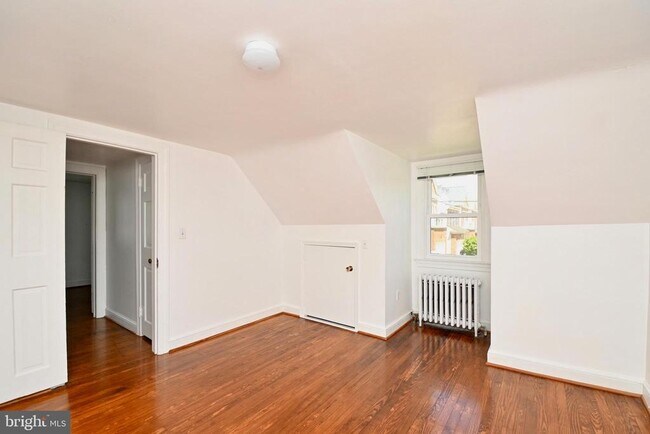 Building Photo - 8422 Radford Ave