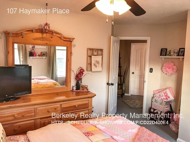 Building Photo - 107 Haymaker Place