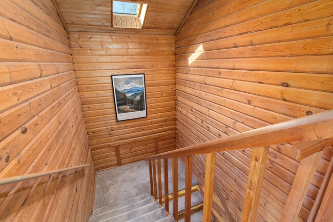 Building Photo - 168 Valley Creek Dr