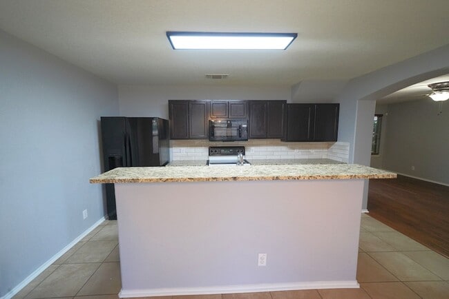 Building Photo - Lovely Cul-De-Sac Home in Schertz/Cibolo N...
