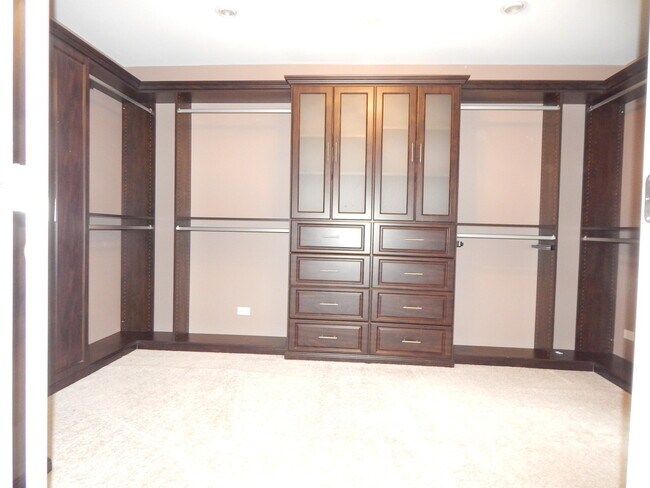 Building Photo - 5612 Wildspring Dr