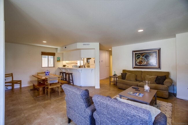 Building Photo - 803 El Carmel Pl