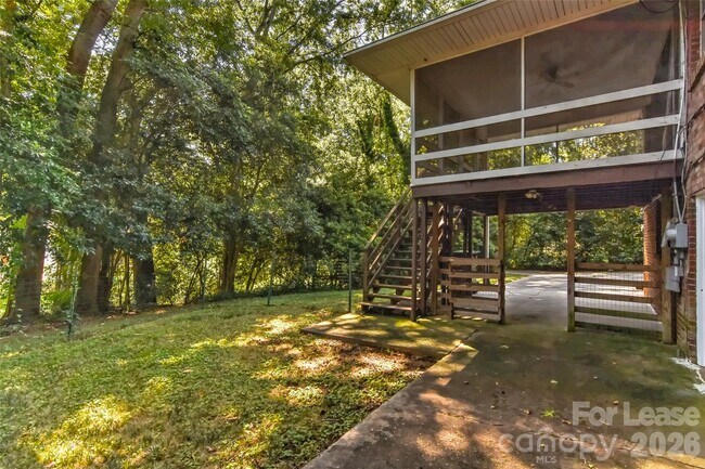 Building Photo - 1215 Sewickley Dr