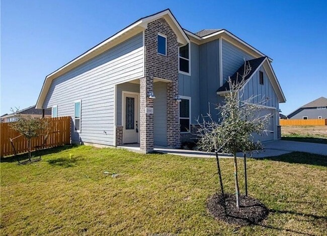 2 story custom home Available 9/24/25 - 2 story custom home  Available 9/24/25