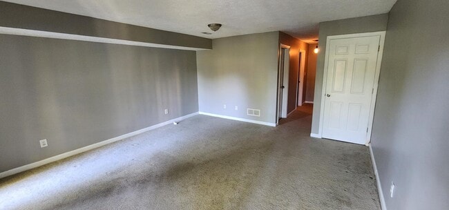 Building Photo - 6054 Southbay Dr