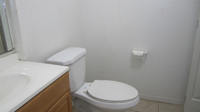 Building Photo - 12461 Wellington Park Dr