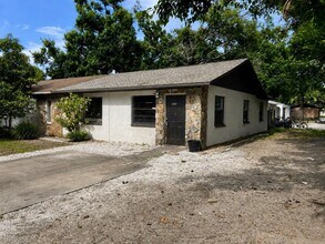 Building Photo - Pet Friendly Cozy Villa in Bradenton