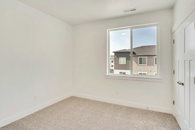 Building Photo - 3325 W 1830 N