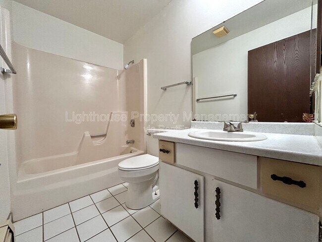 Building Photo - 2227 29th St SW