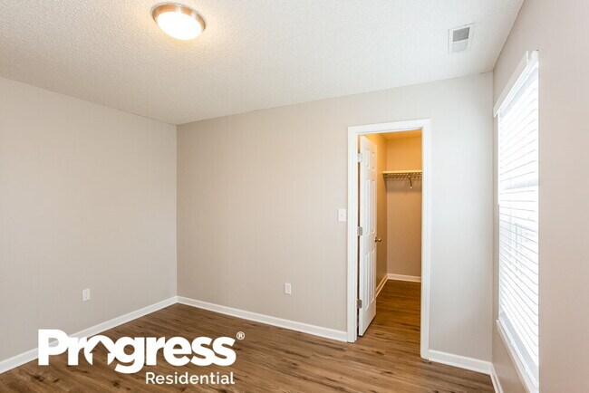 Building Photo - 1560 Orchestra Way