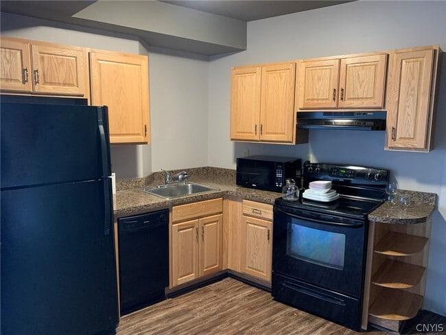 Building Photo - 129 W Fayette St