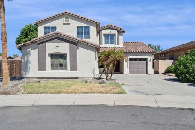 Building Photo - Beautiful 4 bedroom three bath home!