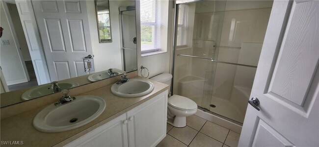 Building Photo - 4925 Sandra Bay Dr