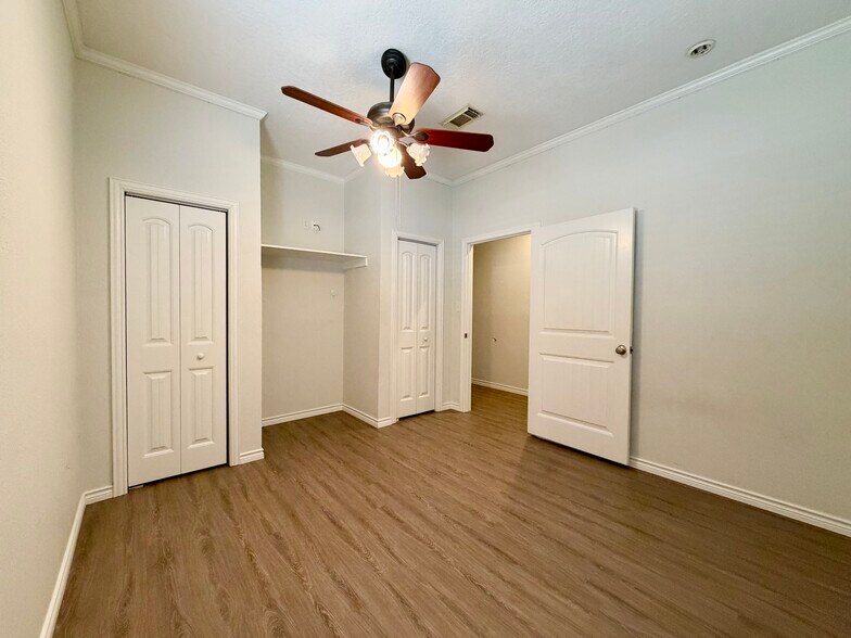 Building Photo - 6498 Verde St