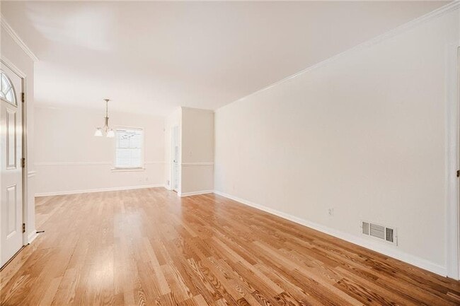 Building Photo - 1278 Fairhill Ln NE