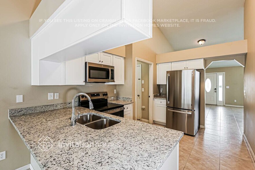 Building Photo - 2102 Ridgemore Dr