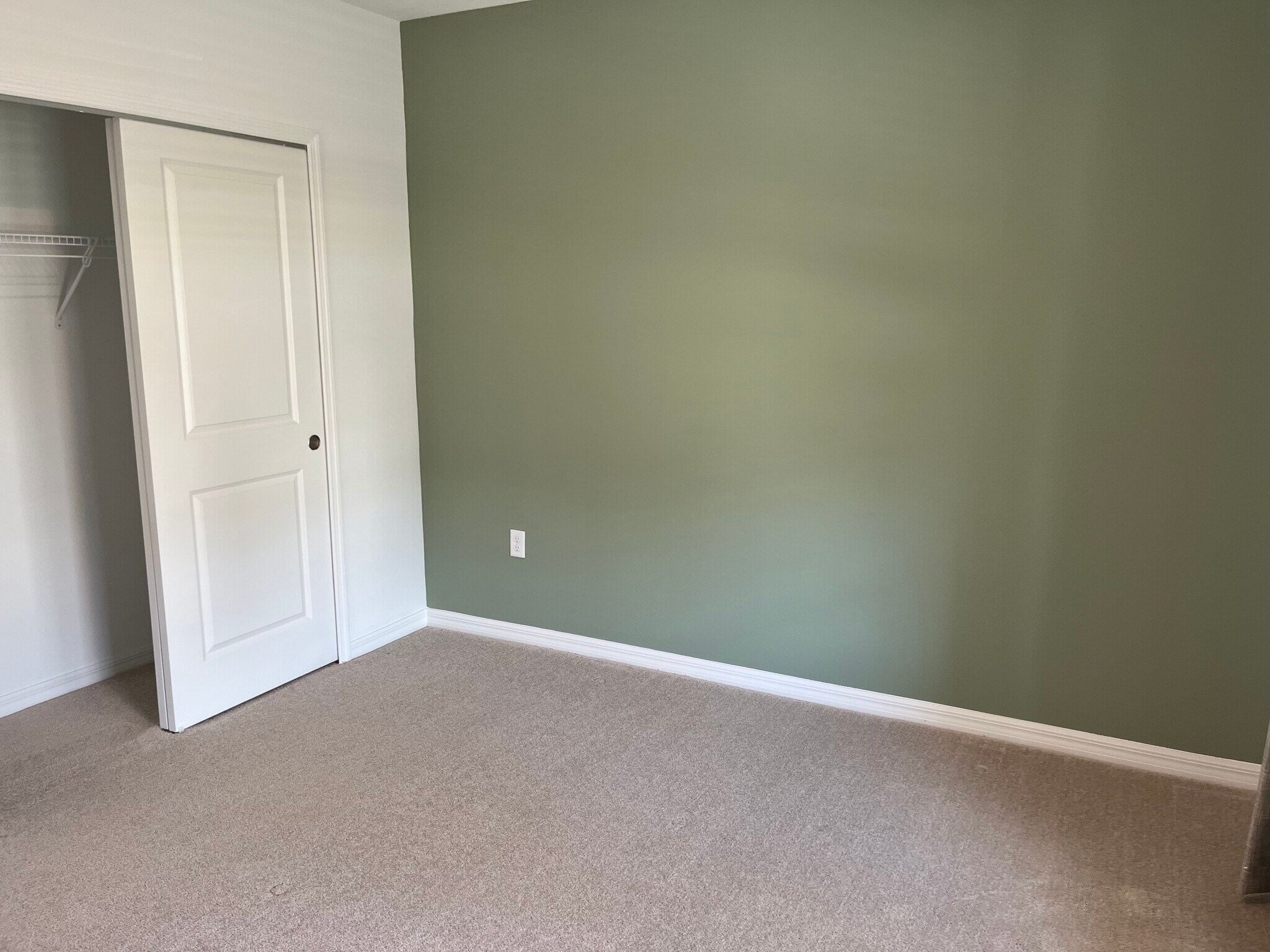 Building Photo - 2068 Rosewood Cir