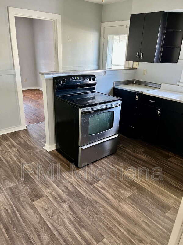 Building Photo - 1019 S Ironwood Dr