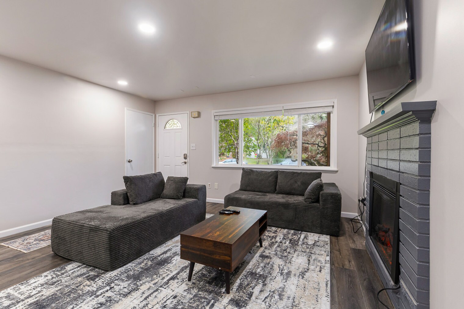 Building Photo - 19122 3rd Dr SE