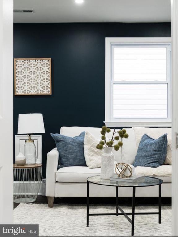 Building Photo - 612 44th St NE