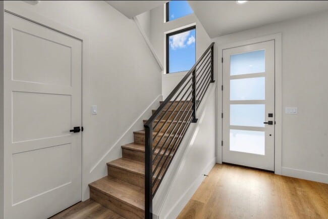 Building Photo - Pristine BRAND NEW Modern 2-bd/2-bath Condo in Redmond, OR!