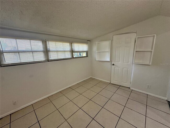 Building Photo - 4072 Kirkland Blvd