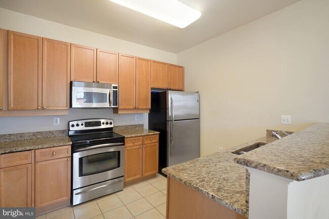 Building Photo - 525 Belmont Bay Dr