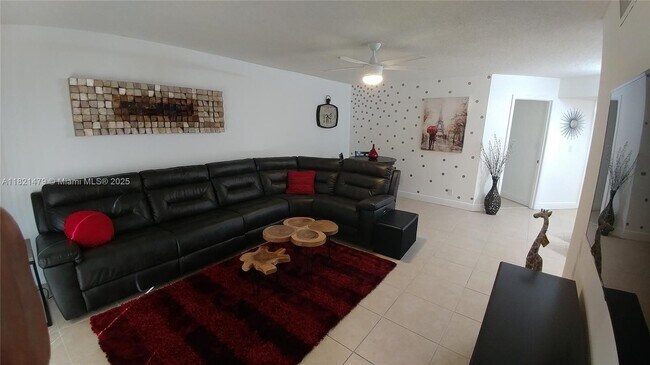 Building Photo - 10451 W Broward Blvd