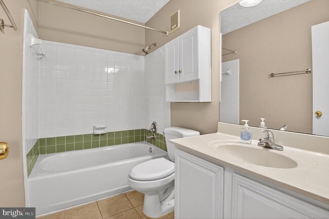 Building Photo - 9919 Oakton Terrace Rd