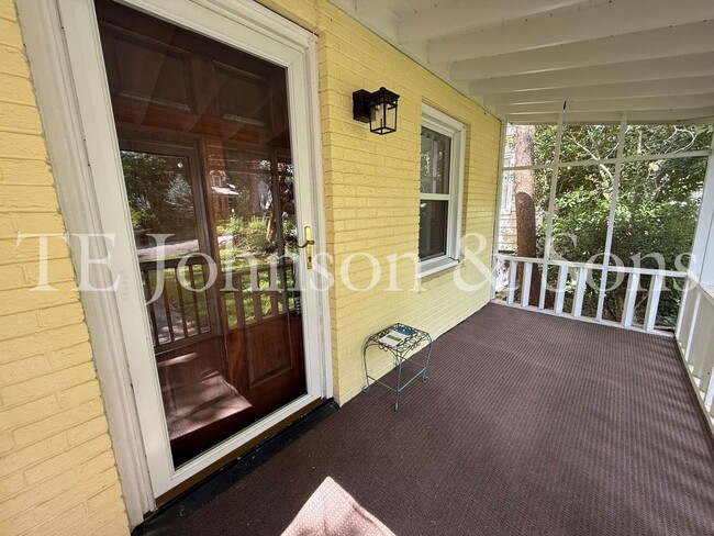 Building Photo - Charming 3-Bedroom Home with Screened Porc...