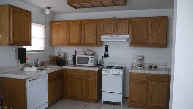 Building Photo - Home for Rent