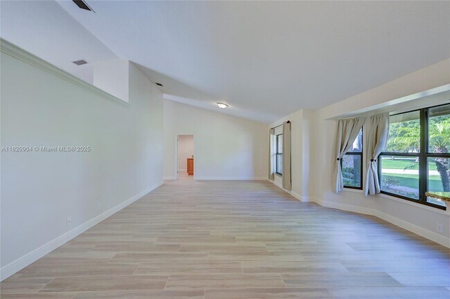Building Photo - 7120 Hialeah Ln