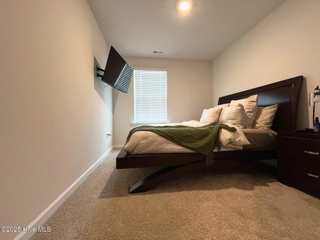 Building Photo - 2705 Gracie Ln