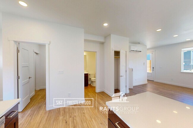 Building Photo - Brand New! Modern Home in Trestlewood – Wh...