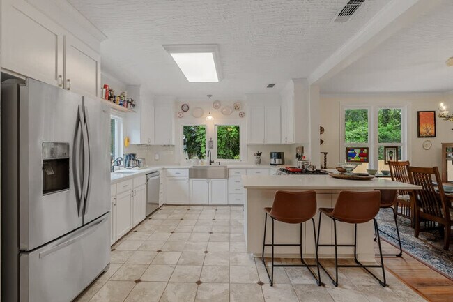 Building Photo - 509 Dabbs St