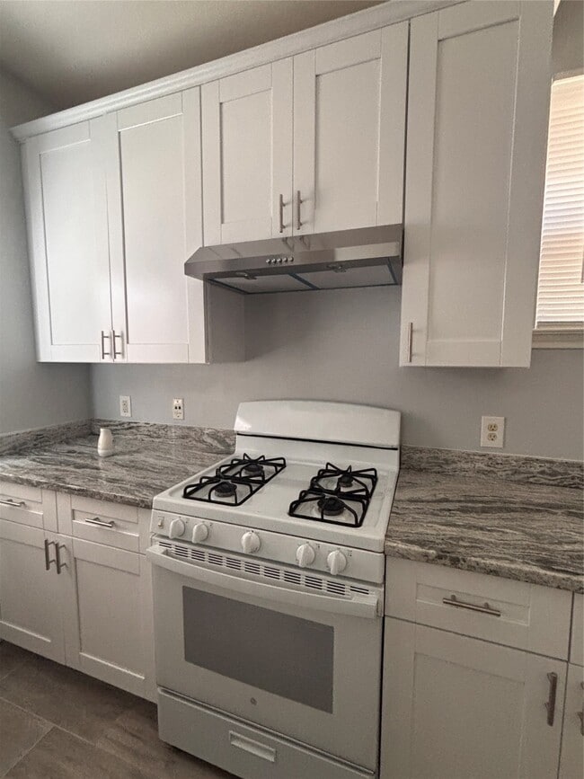 Building Photo - 6410 Waldron Dr