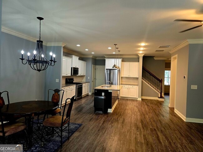 Building Photo - 2251 W Village Ln