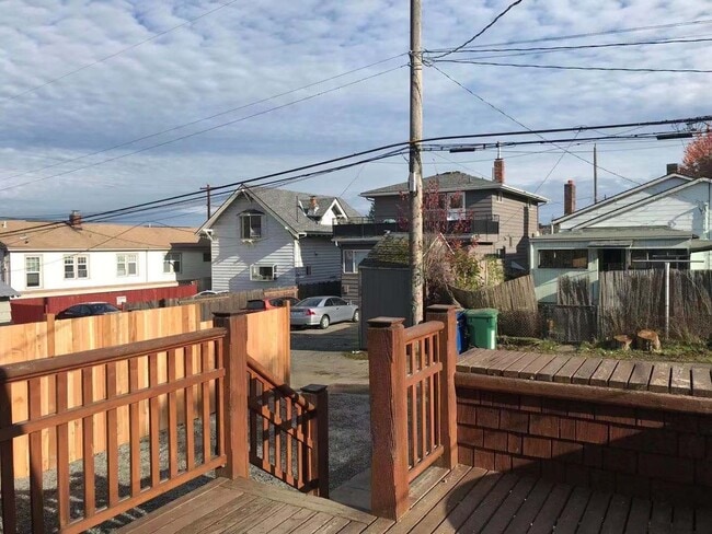 Building Photo - CLICK "REQUEST A TOUR" NOW!