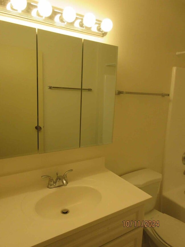 Building Photo - N111 W15784 Vienna Court # 2
