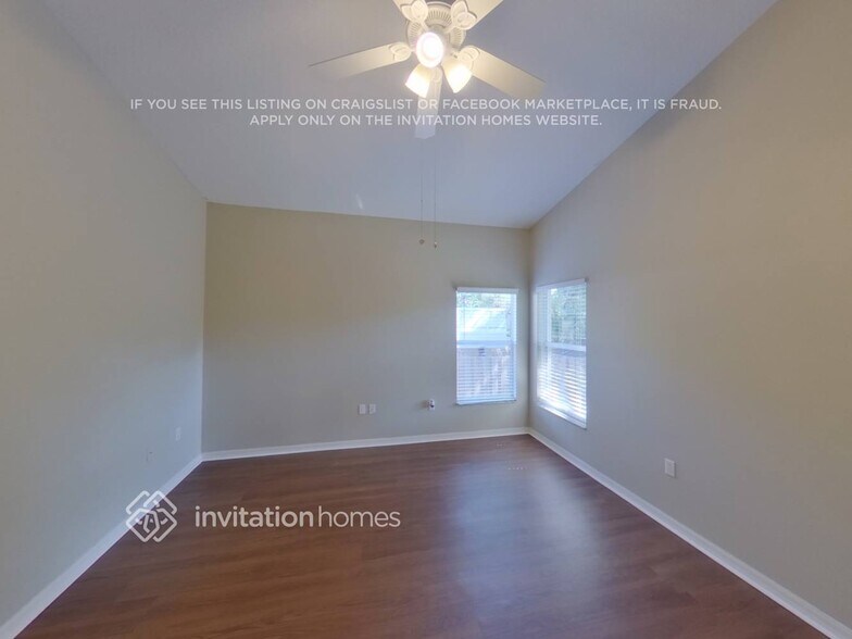 Building Photo - 194 Vermont Ave