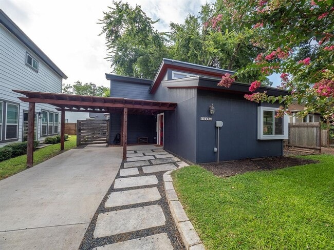 Building Photo - 1005 Mansell Ave