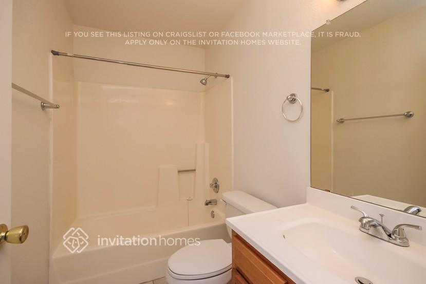 Building Photo - 3338 W Monona Dr
