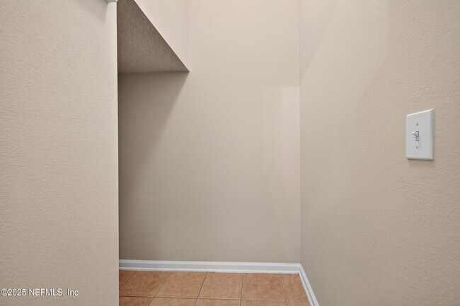 Building Photo - 7028 Deer Lodge Cir