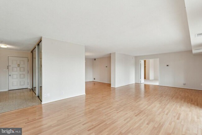 Building Photo - 8340 Greensboro Dr