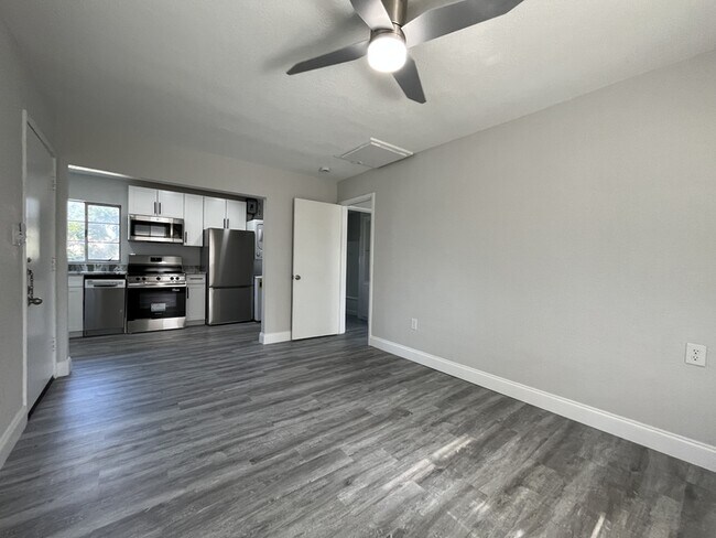Building Photo - 2307 Formosa Ave