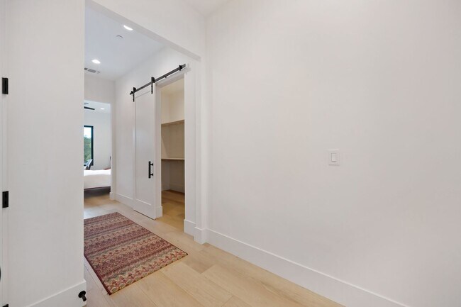 Building Photo - Waterfront 4 bed 4 bath 3,887 sq. ft.