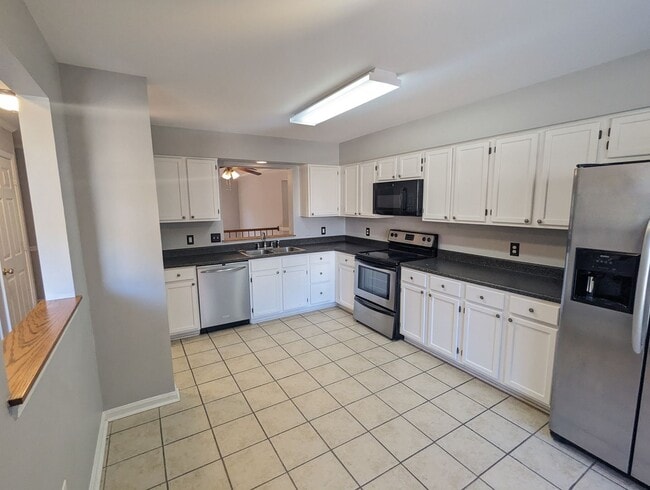 Building Photo - END UNIT townhouse in Ballenger Creek neig...