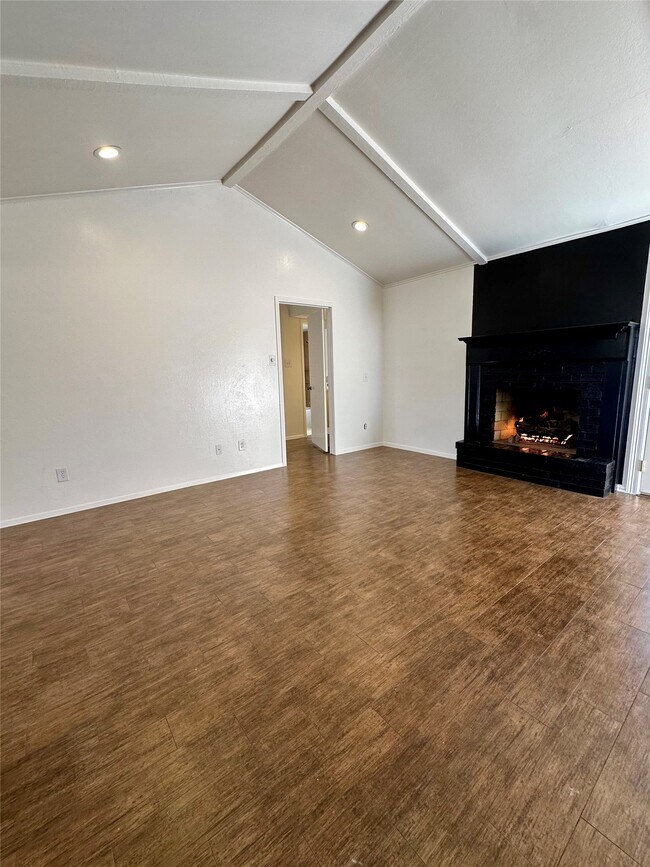 Building Photo - 17511 Possums Run Dr