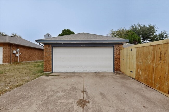 Building Photo - 1634 Sunswept Terrace