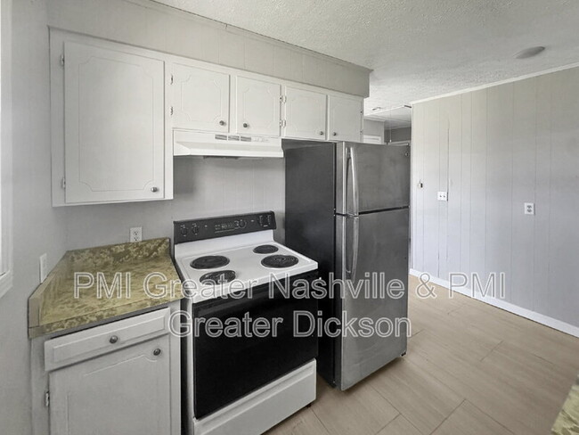 Building Photo - 542 Ashe Ave